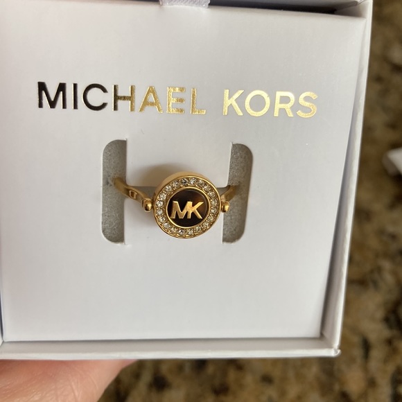Michael Kors Tortoise Logo Ring - Picture 4 of 5